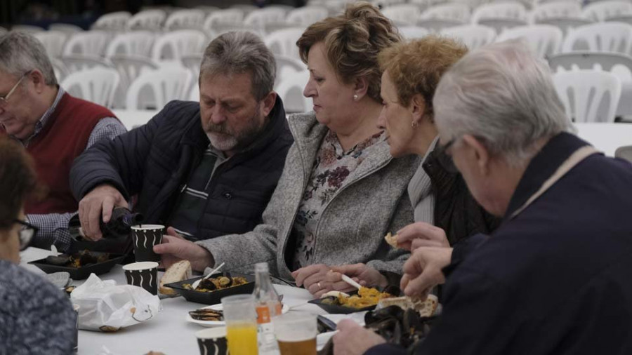 Narón exalta en la plaza de Galicia los mejores productos de la ría