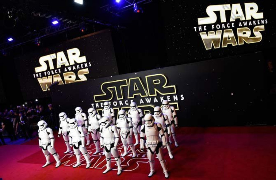 Star Wars supera el billón de dólares y se confirma como la cinta con mayor recaudación en sus primeros días de emisión