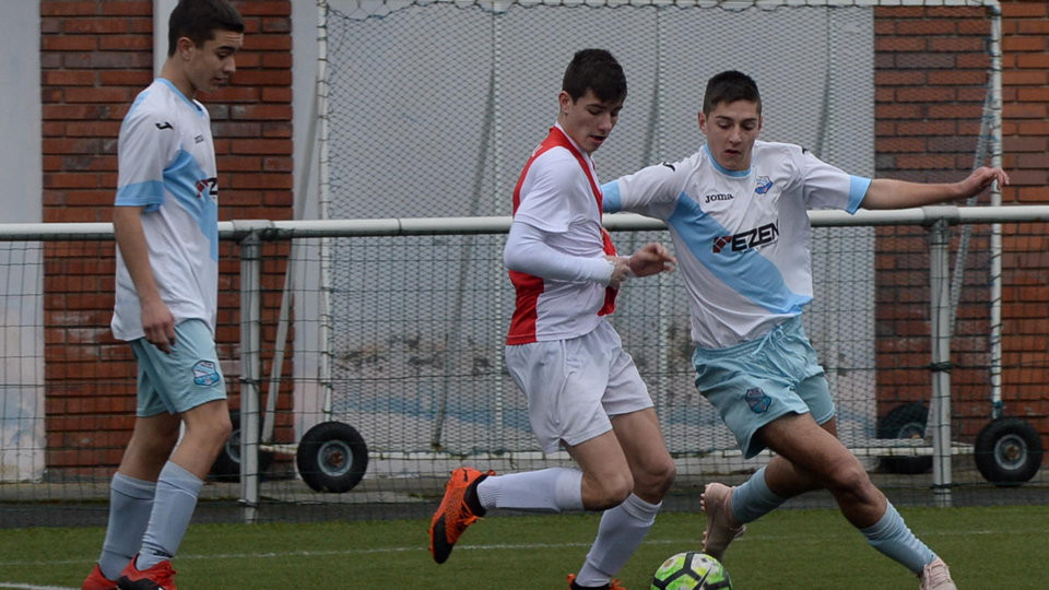 El Galicia de Caranza y O Val juvenil empataron en el derbi de la jornada