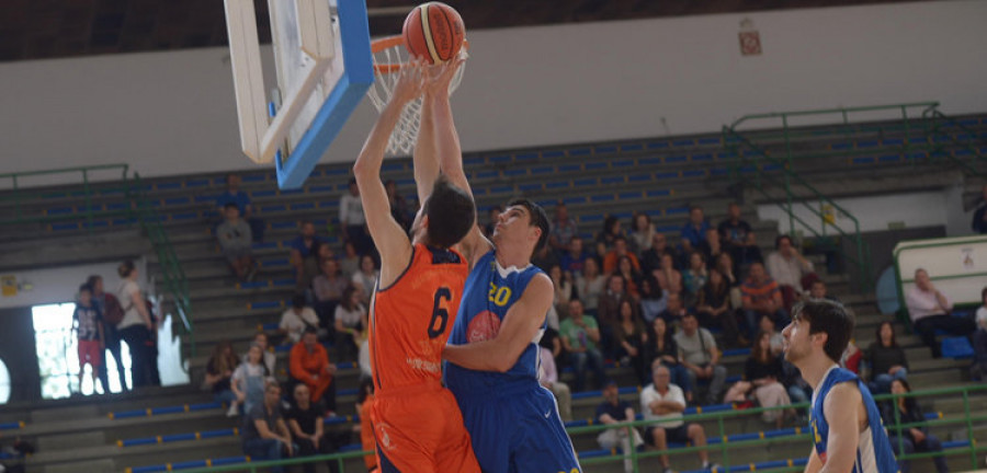 El Baloncesto Narón cedió en el cuarto final del duelo