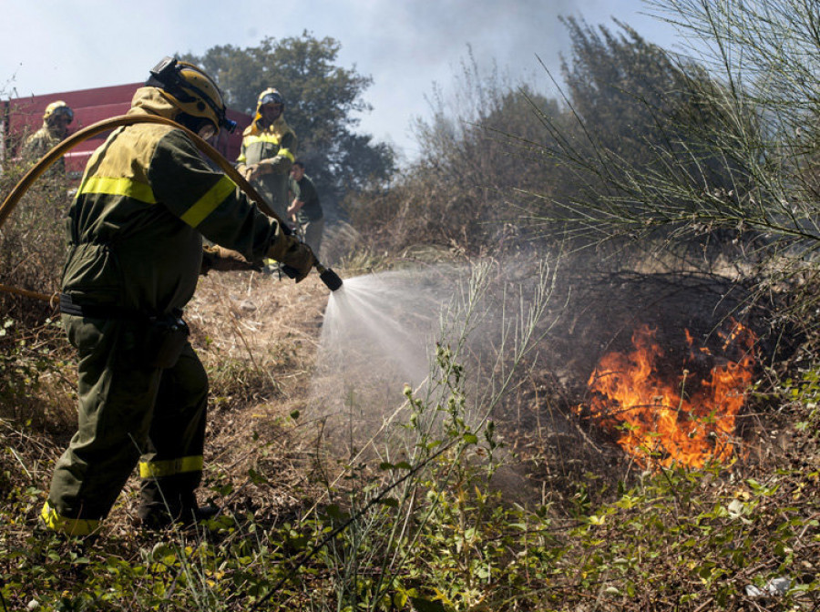 Una quema no autorizada causa un incendio forestal