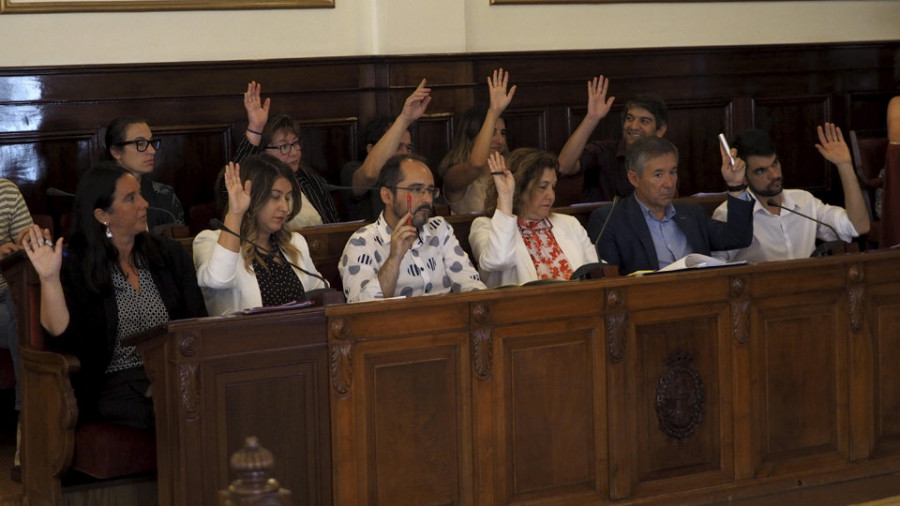 La oposición critica un comienzo de mandato sin presupuestos para este año
