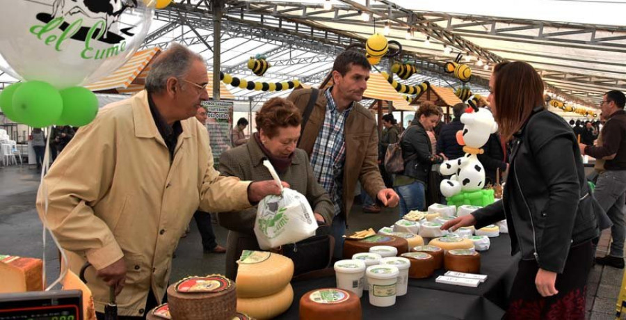 La Feira do queixo e o mel de Goente celebró con éxito su décima edición de exaltación del producto local