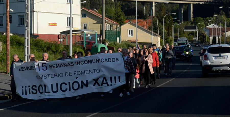 La Diputación pide una mejora de los accesos a sus viviendas para los vecinos de Santa Ana