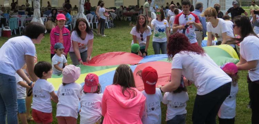 Las escuelas infantiles despidieron el curso en el paseo marítimo de Xuvia