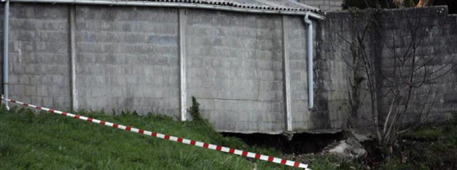 La Policía precinta el local de la AVV de Serantes por daños en la estructura