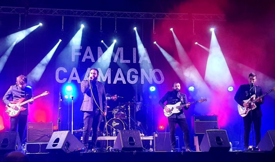 Quenda para a enérxica música da Familia Caamagno
