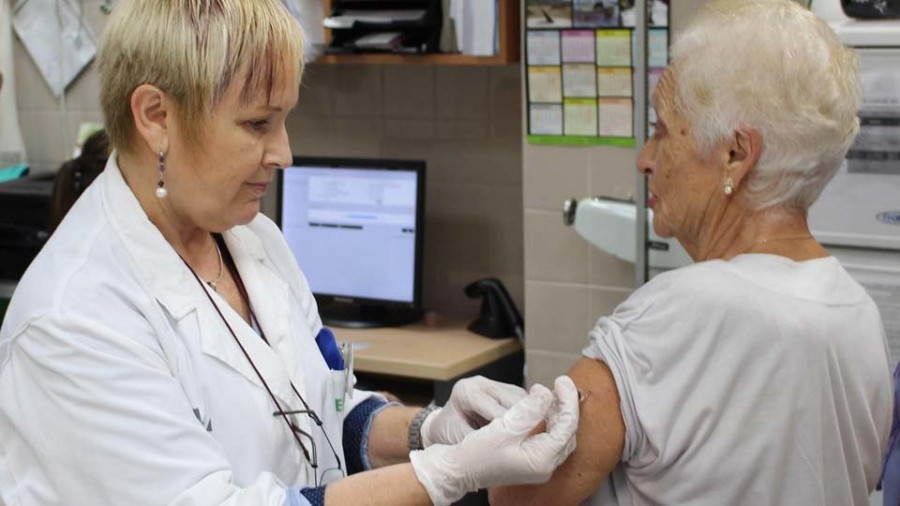 La campaña de vacunación de la gripe comienza hoy con 615.000 dosis