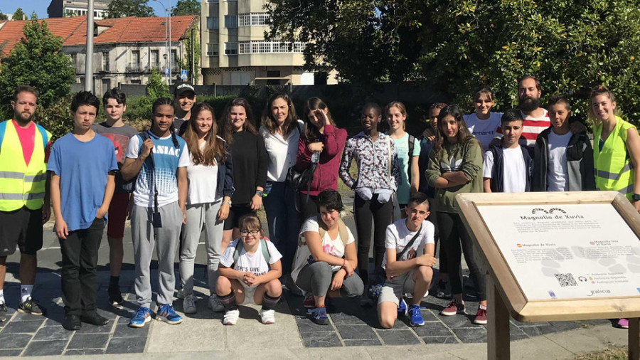 Una veintena de jóvenes participan en Narón en la propuesta Vive o verán