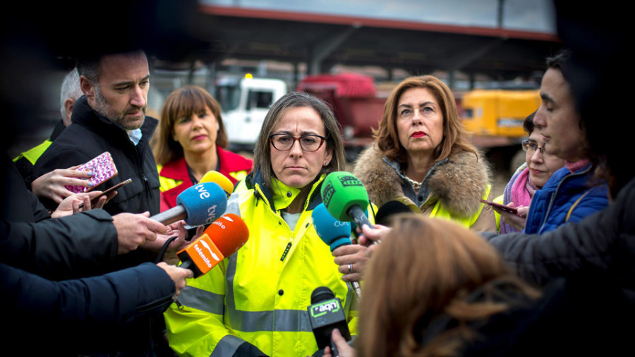La conselleira de Infraestruturas advierte de que el AVE llegará “con retrasos  y recortes” a Galicia