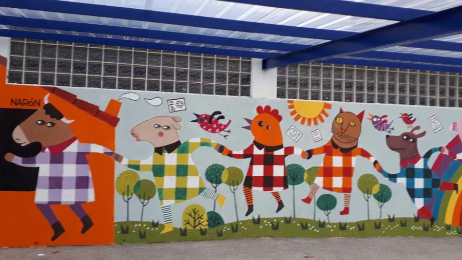 La escuela unitaria de O Val y el CPI O Feal estrenan murales con el programa de recursos educativos