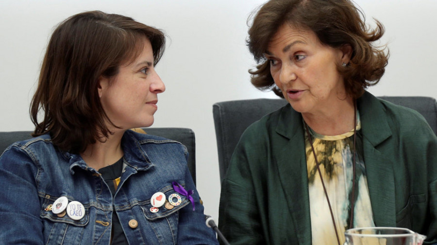 El PSOE y Podemos negocian “in extremis” con la máxima discreción