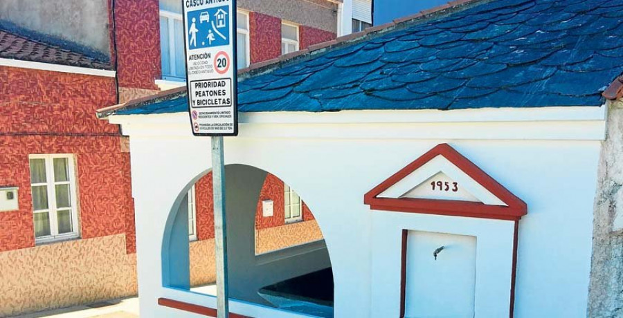 Cedeira implementa un plan de recuperación de la arquitectura popular reparando dos fuentes