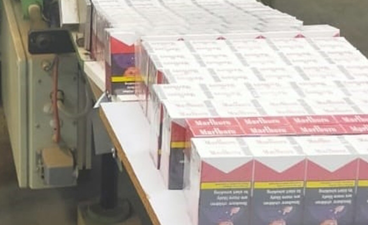 Piden 10 años de cárcel para los acusados de introducir tabaco de contrabando en Galicia en los 90