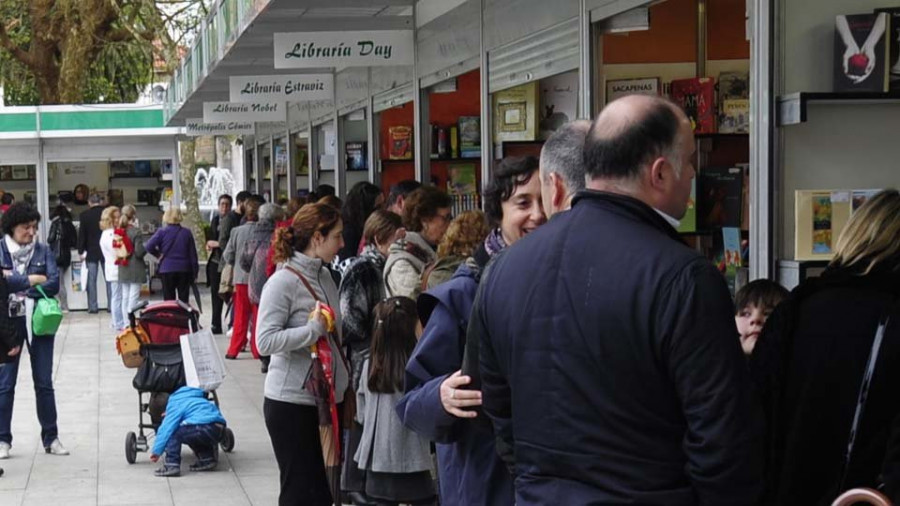 La escritora Ánxela Loureiro abre hoy la Feira do Libro de la ciudad