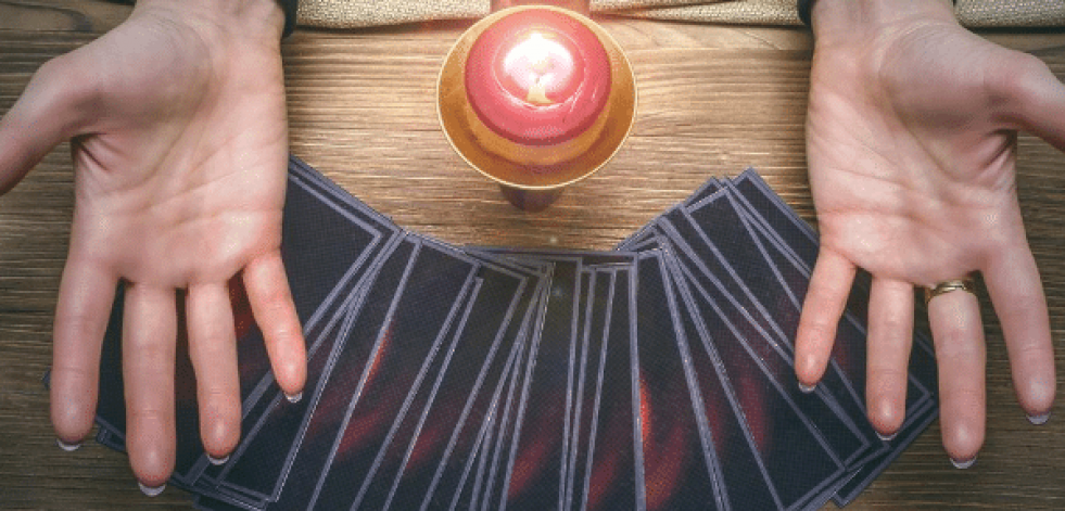 TAROT con Sara Palacios VIDENTE certera y TAROTISTA fiable
