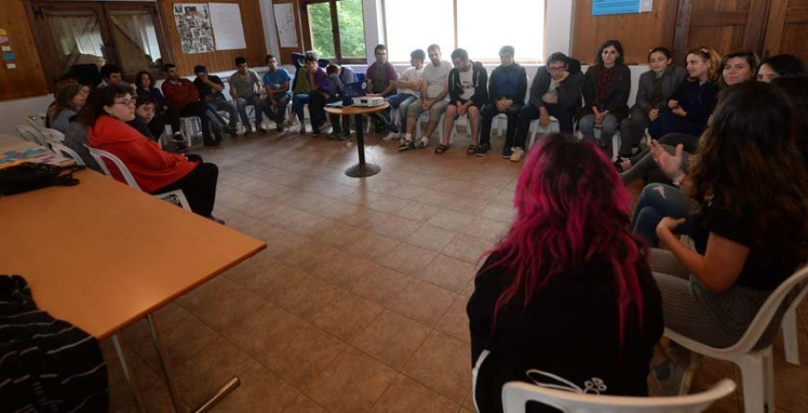 Una veintena de jóvenes europeos participan en Narón en el Erasmus+