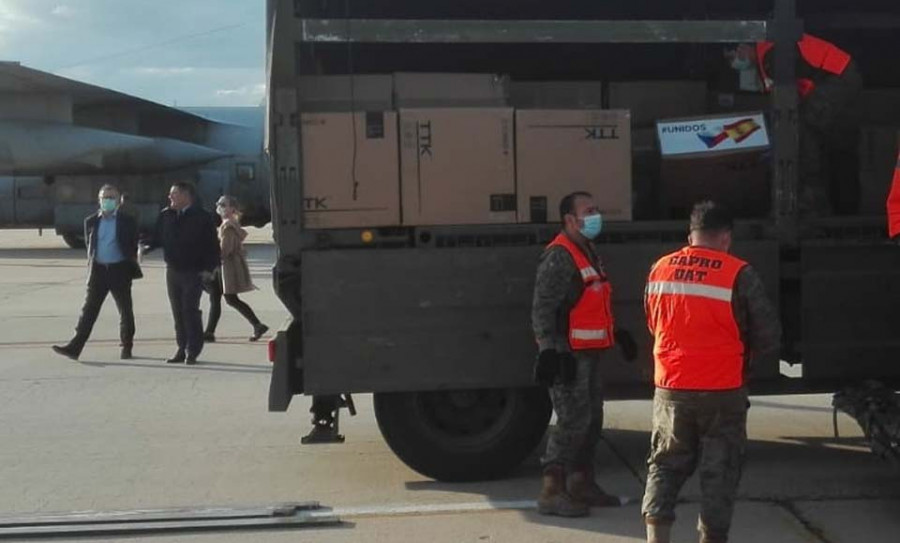 España recibe 10.000 equipos de protección de la OTAN a través de la República Checa