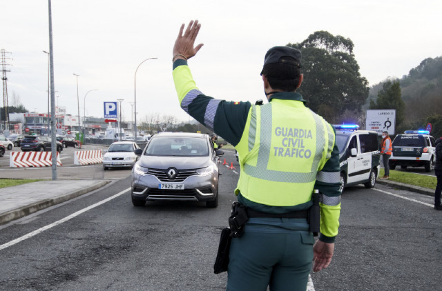 Acude al examen de conducir en Narón al volante de su coche