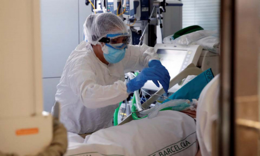 Los hospitalizados por covid en Galicia bajan a 1.001, con la cifra de contagios más baja en semanas