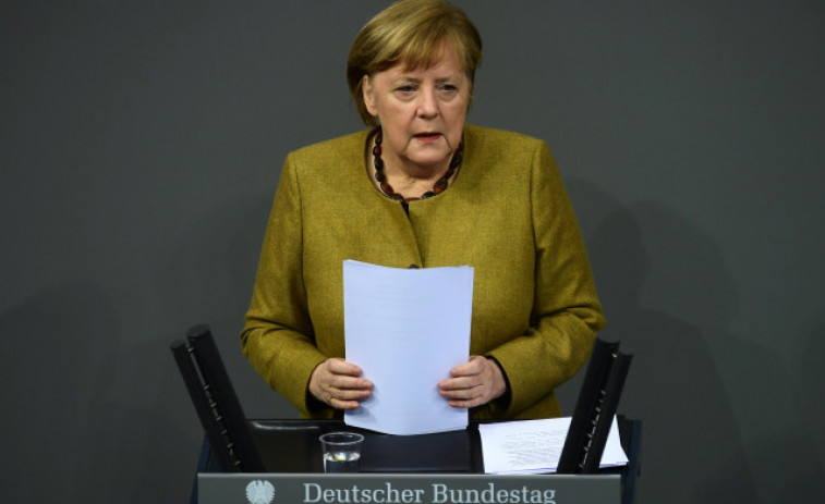 Merkel anuncia 1.500 millones de euros para la lucha global contra la covid