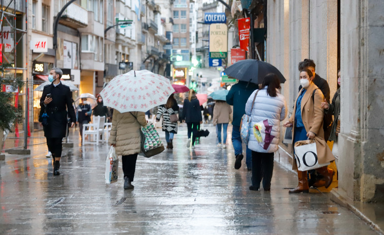 Galicia sigue a la baja en ingresados y casos activos y los nuevos contagios caen de 300