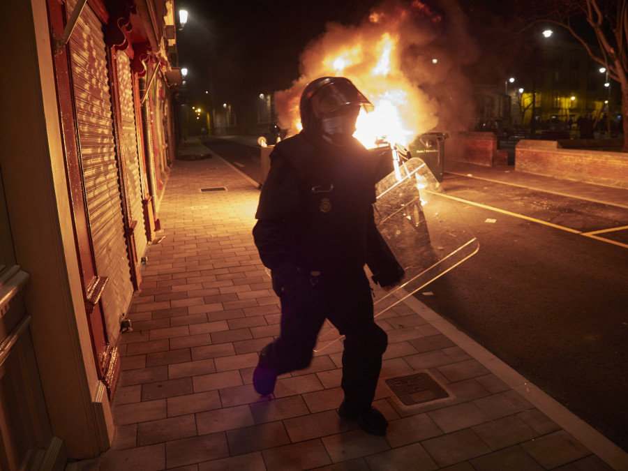 Un total de 101 detenidos y 82 mossos heridos en cinco noches de disturbios