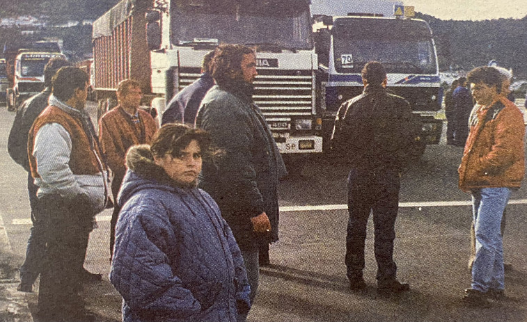 Hace 25 años: Muere la mujer de Manuel Fraga y los mariscadores bloquean el puerto