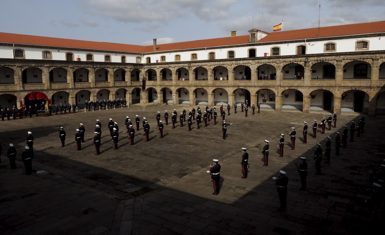 La Armada se engalana para celebrar su tradicional “Jornada Histórica”