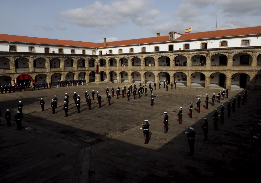 La Armada se engalana para celebrar su tradicional “Jornada Histórica”