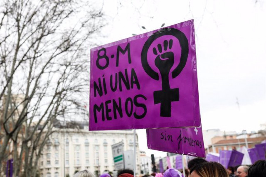 Comisión 8M propone alternativas ante el límite de aforos: pañuelos morados en sitios públicos y pancartas en balcones