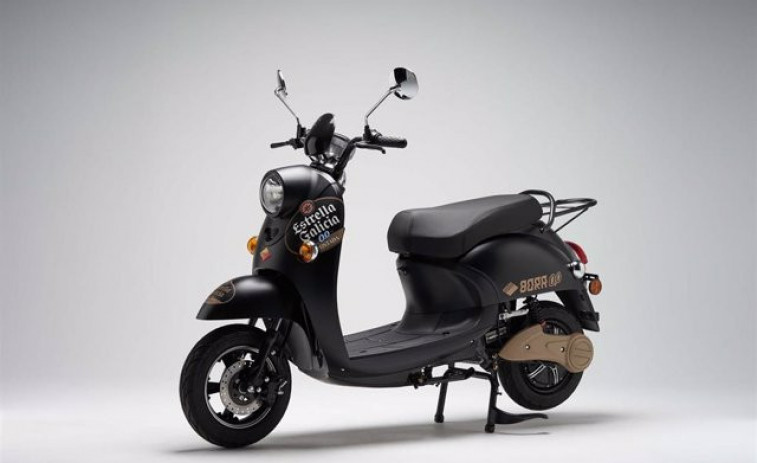 Estrella Galicia 0,0 apuesta por la movilidad sostenible con motos eléctricas con la startup Velca