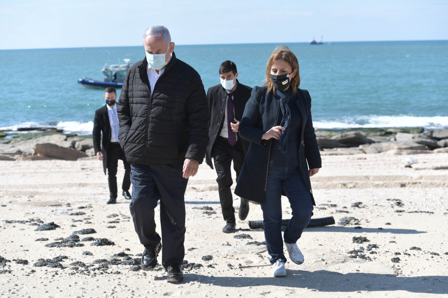 Israel acusa a Irán de "terrorismo medioambiental" por un vertido de crudo en sus playas