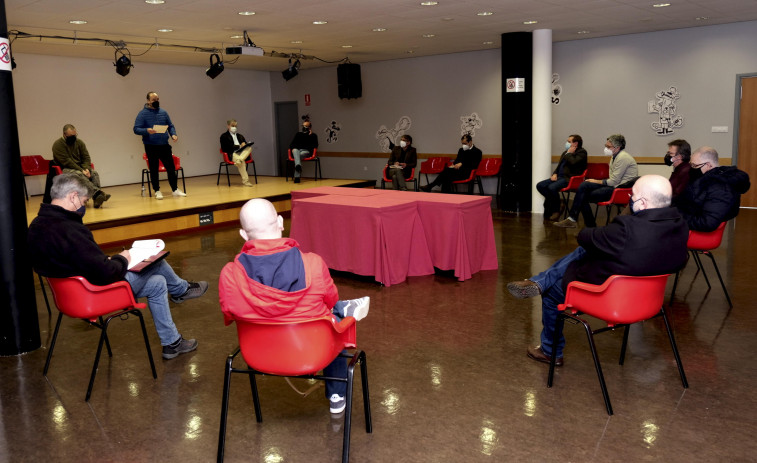 La mesa de trabajo del sector marisquero acuerda iniciar un estudio integral de la ría