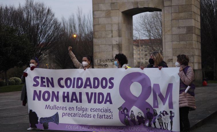 Ferrol celebra un 8M ejemplar con fuertes medidas de seguridad sanitaria
