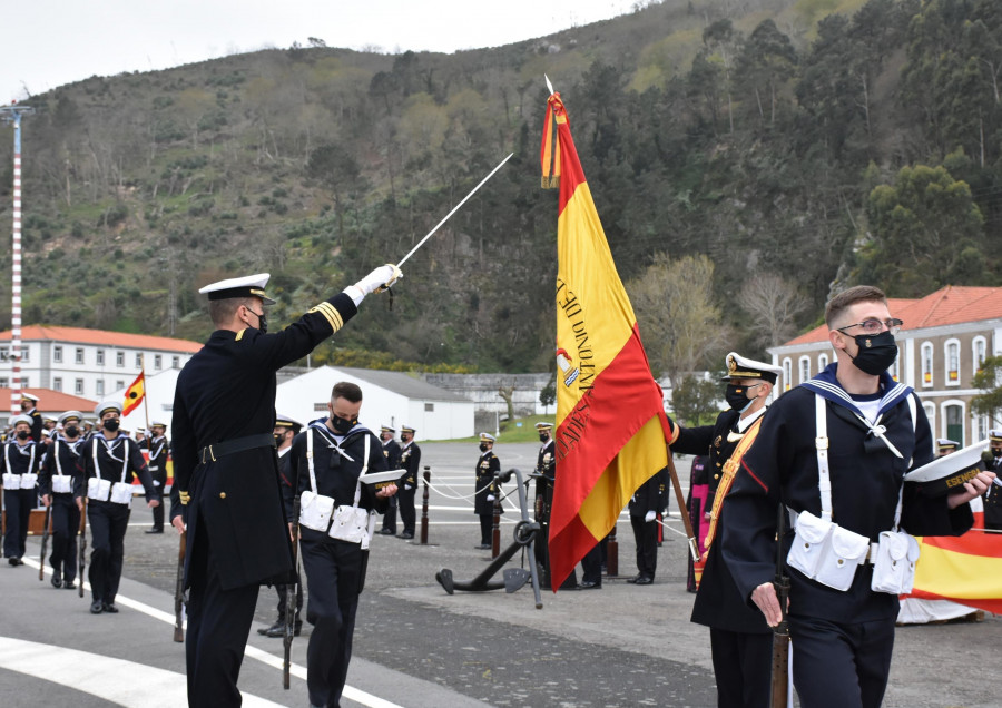 Más de 150 marineros juraron bandera en A Graña en un acto atípico y sin invitados