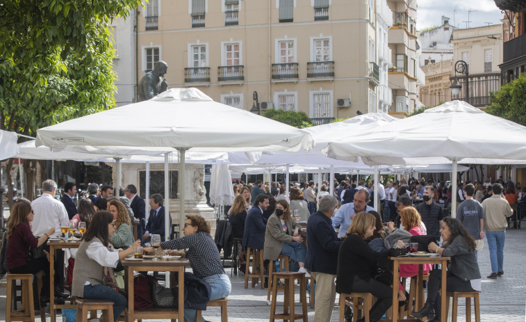 La doble crisis de la restauración en los hoteles: limitada y sin turistas