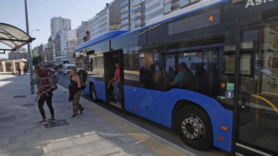 Los autobuses interurbanos mantendrán en Galicia los descuentos del 50% todo el año