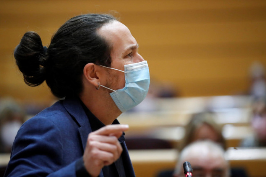 Otra china en el pie de Pablo Iglesias