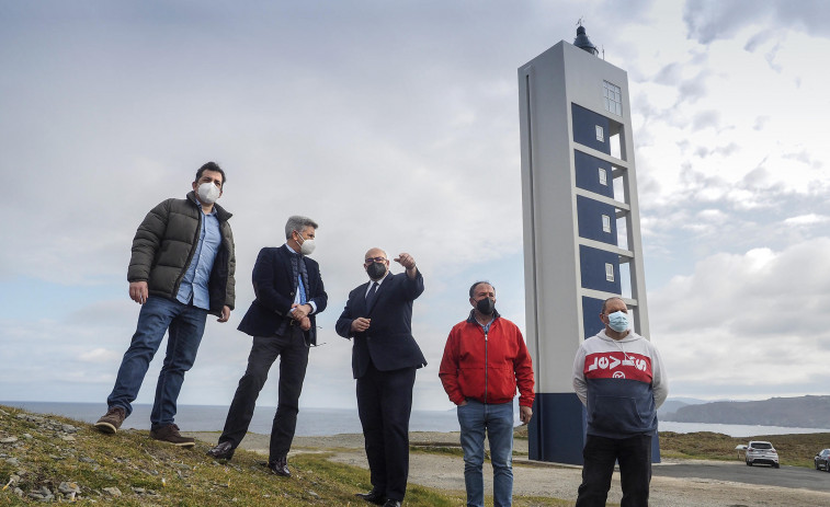 Valdoviño y la Autoridad Portuaria crearán una senda al faro de A Frouxeira y un aparcamiento