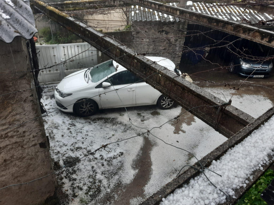 Una súbita tormenta sorprende con granizo y truenos a los vecinos de la comarca