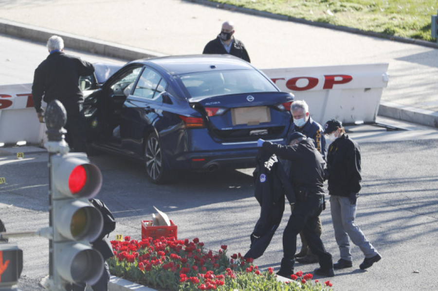 El atacante que mató a un policía en el Capitolio, entre la religiosidad y la paranoia