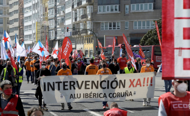Los trabajadores de Alu Ibérica en A Coruña denuncian una nueva parada 
