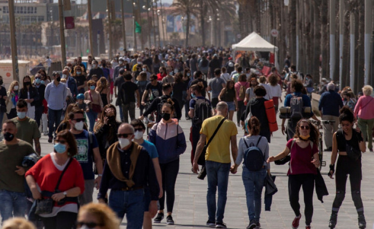 La incidencia acumulada baja ligeramente en España