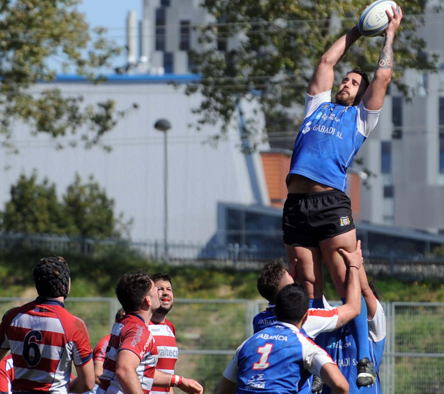 El Rugby Ferrol se quita complejos y gana en casa
