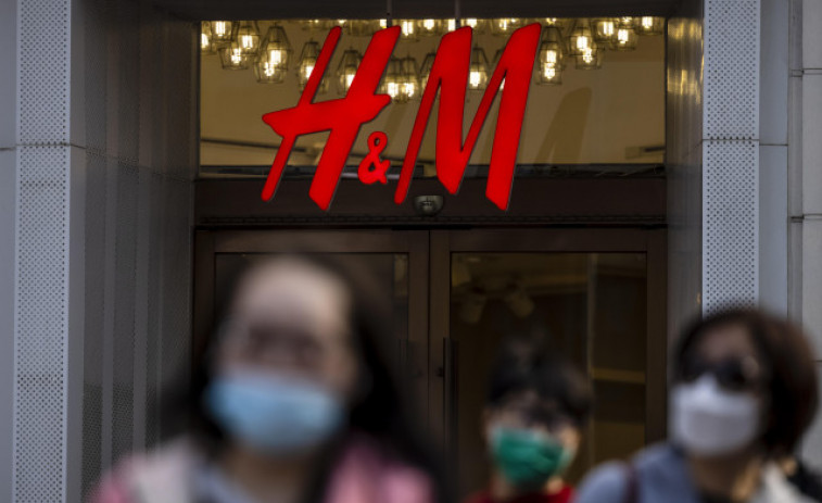 ​Iris Apfel, ecléctica y atrevida, inspira una colección para H&M
