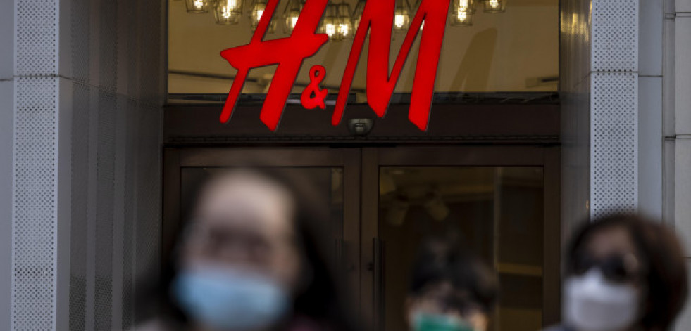 ​Iris Apfel, ecléctica y atrevida, inspira una colección para H&M