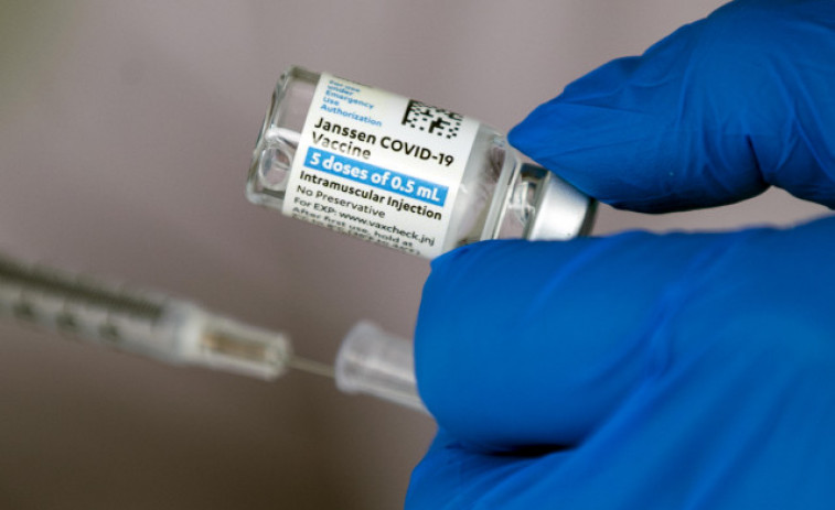 La Agencia Europea del Medicamento investiga cuatro trombos graves relacionados con la vacuna de Janssen
