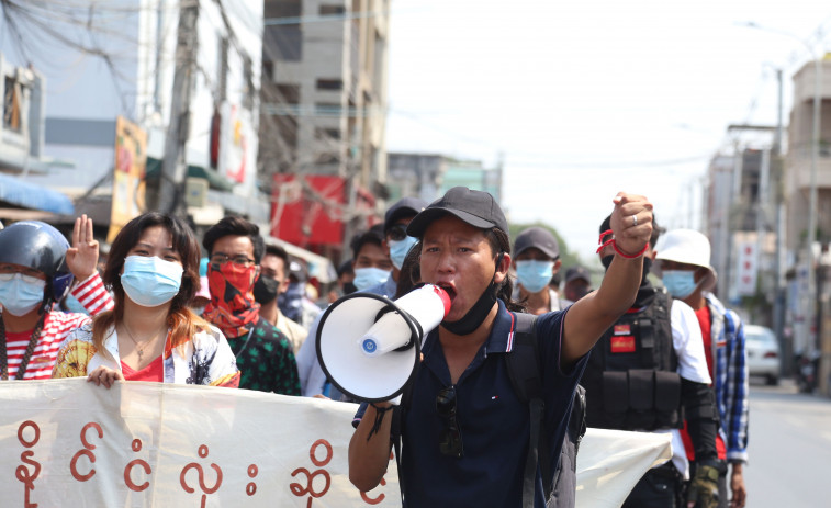 Corte marcial birmana dicta las primeras 19 condenas a muerte tras el golpe
