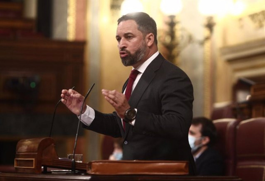 Abascal saca un adoquín en el Congreso y culpa a Marlaska y Unidas Podemos de la violencia contra Vox